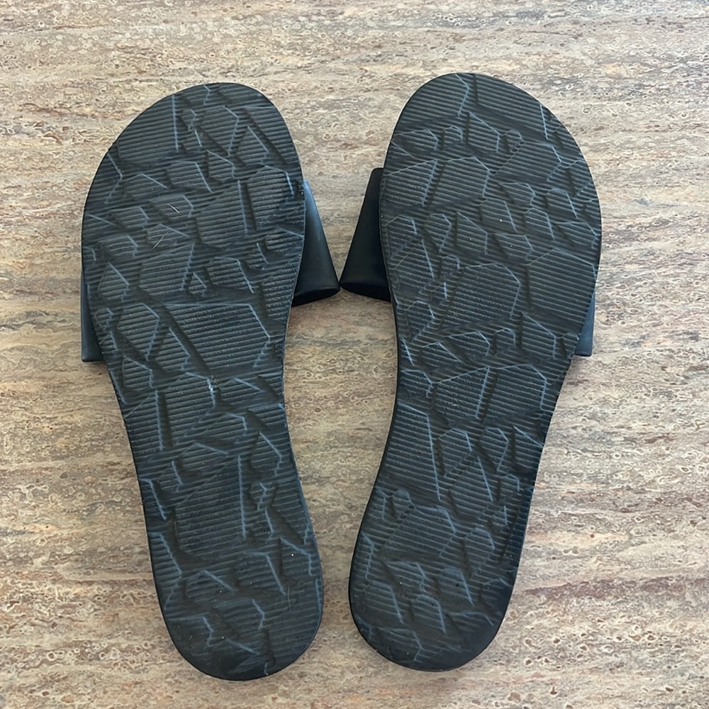 Nwot Volcom Black Simple Slides ~ 7/8 - image 6